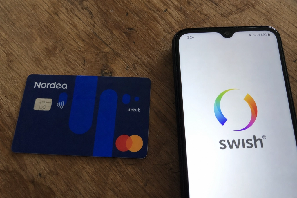 81-åring lurades på 100 000 kronor - HD ger banken rätt att slippa betala