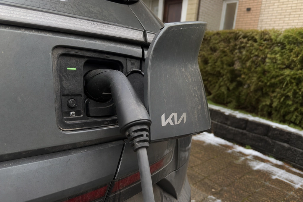 Batteribytet kan kosta 574 000 kronor: Det här missar din elbilsförsäkring 2026