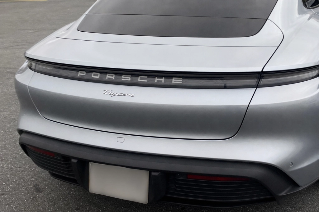 Porsche i kris: VD:n slaktar produktionsmål och 3 900 jobb ryker