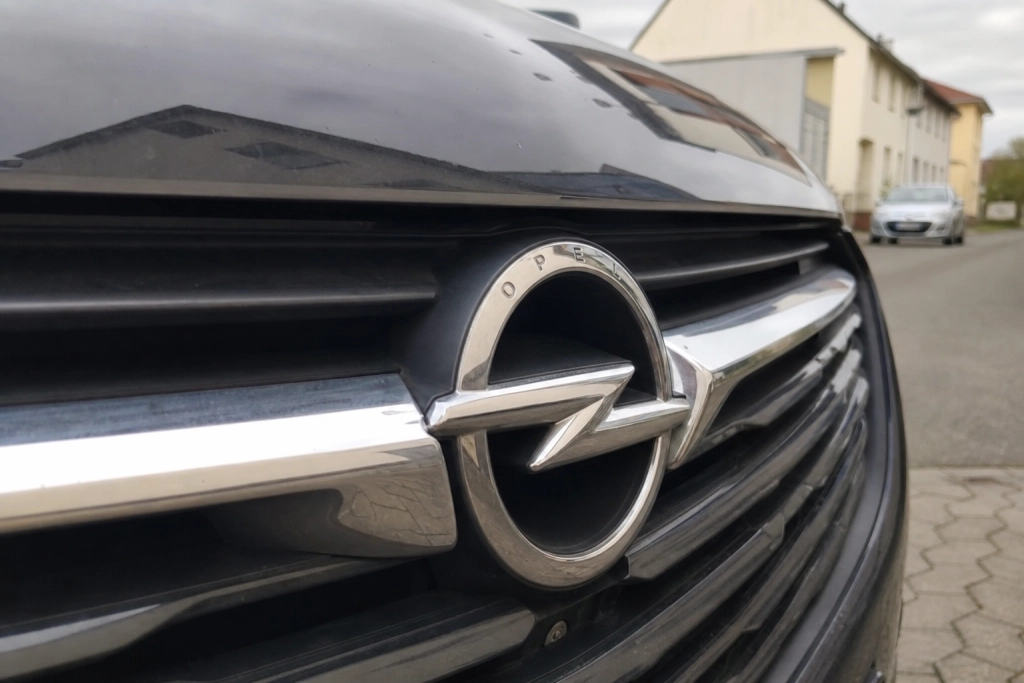 Opel krymper från 7 000 till 1 000 ingenjörer och betalar upp till 450 000 euro för frivillig avgång