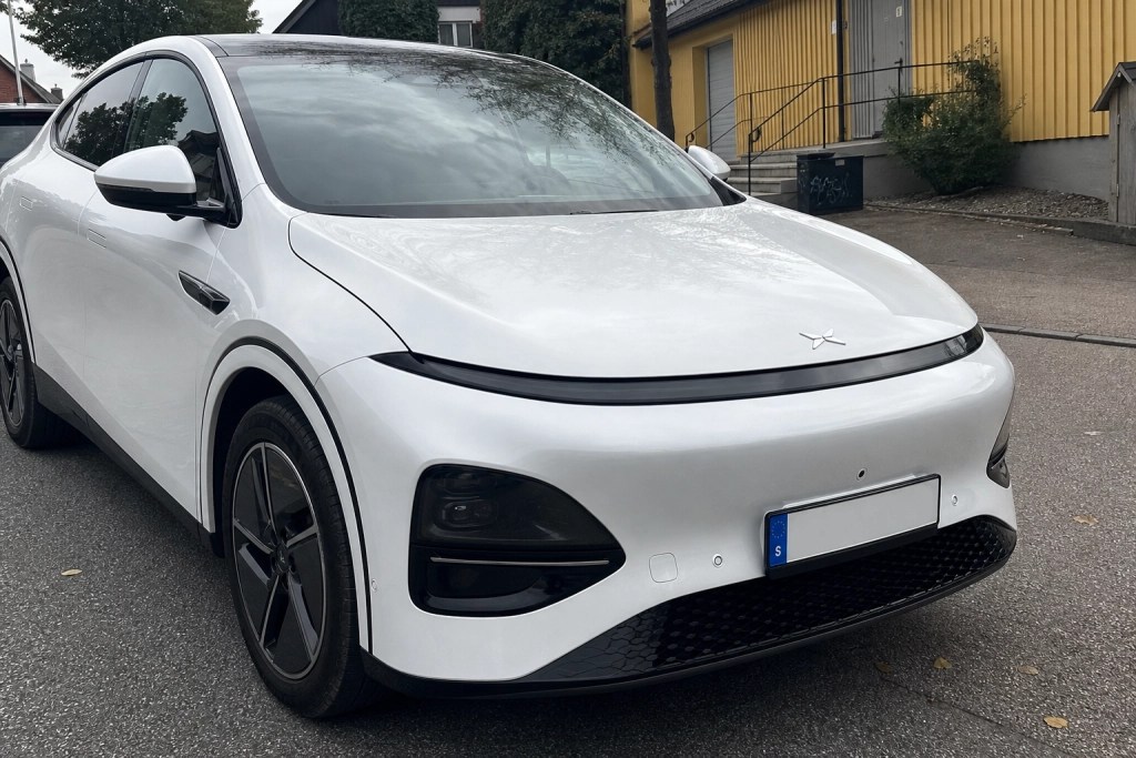 Ny kinesisk elbil landar i Sverige: Xpeng L03 pressar Tesla med 100 000 kronor