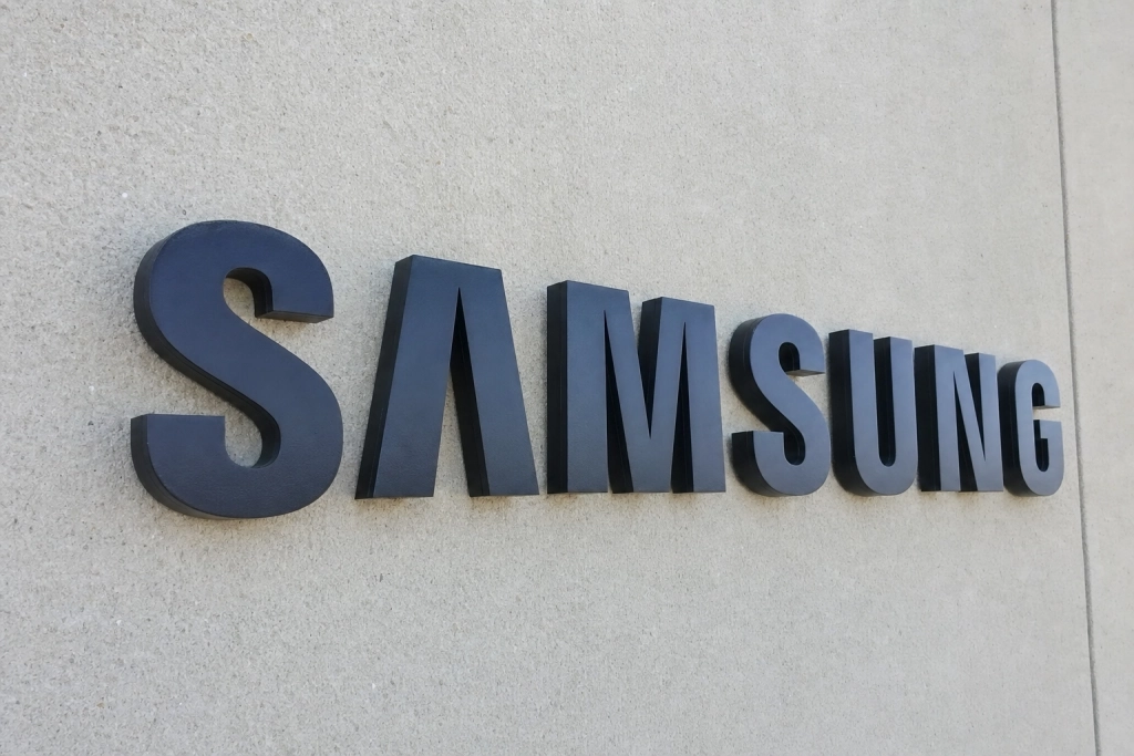 Samsung avslöjar en helt ny viktelefons-form inför onsdagens event: Passport Fold är bredare, mer tablettlik och säljs vid sidan av Ultra