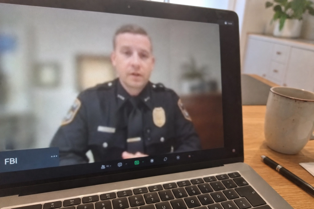 Bedragare använder nu AI-videor av poliser och myndigheter: Tre tecken som avslöjar bluffen