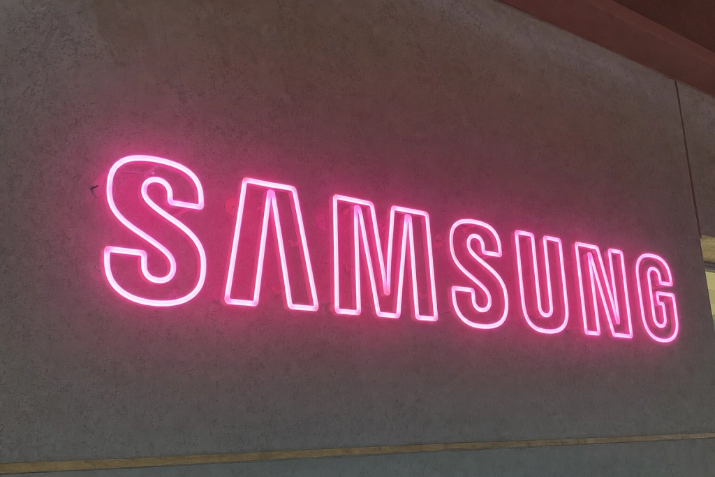 Samsung avslöjar smarta glasögon i dag: Vad kamerorna och mikrofonerna registrerar om dig och andra