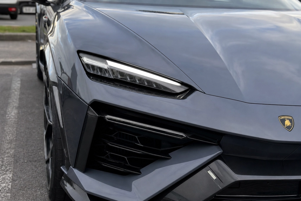 Lamborghini väljer hybrid framför elbil: Lanzador blir plug-in hybrid, ren EV dröjer till efter 2030