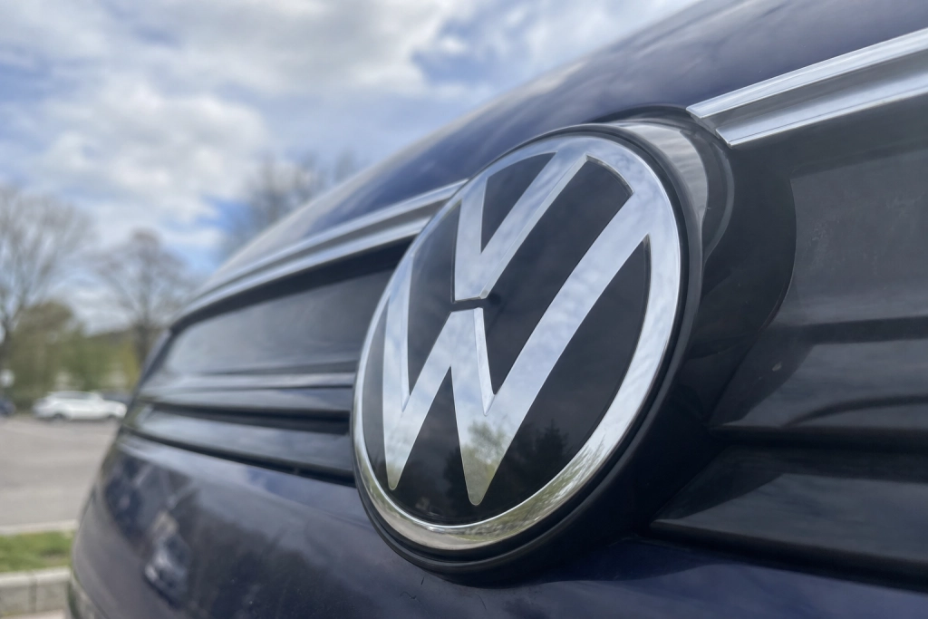 VW vägrar dementera fler försäljningar - rådgivare pressar på Lamborghini-affär