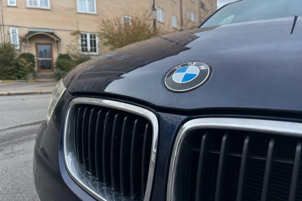 BMW återkallar 744 000 bilar akut: Startreläfel kan orsaka brand i modeller 2020-2026