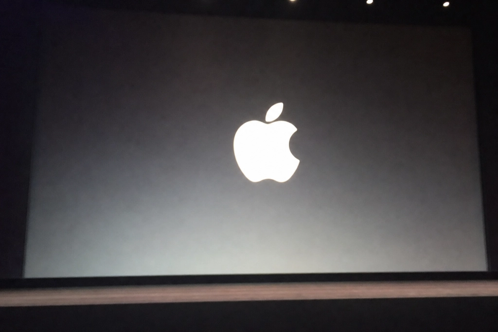 Insider varnar: iPhone Ultra tillverkas i för liten volym - du kommer inte kunna köpa den vid lansering