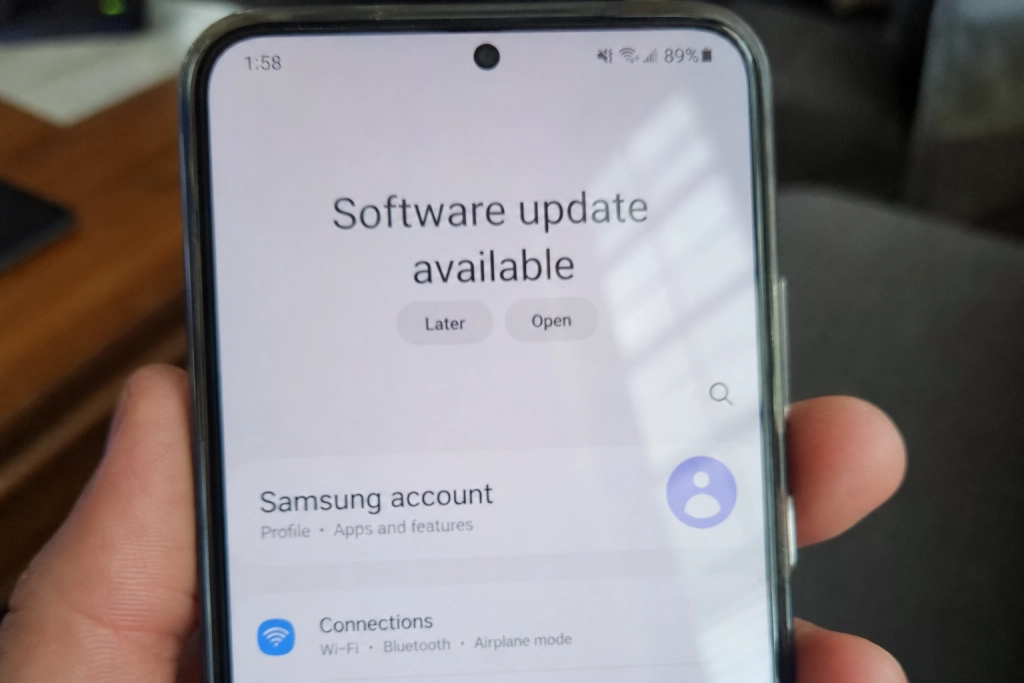 Uppdatera din Samsung nu: 44 säkerhetshål täppta - ett kunde krascha telefonens kärna