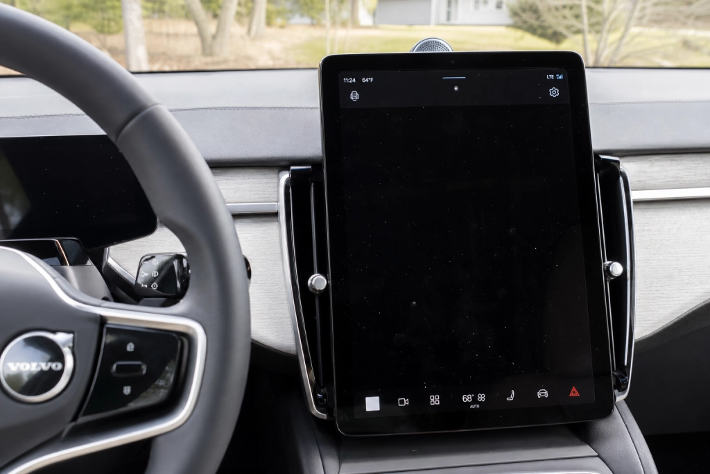 Miljonbilen som frös: Volvo EX90 dras in i klassrättegång i USA efter infotainmentfel