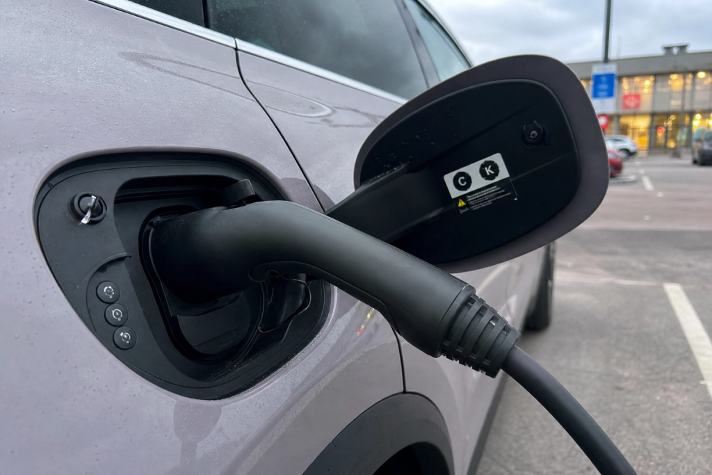 800 volt garanterar inte snabbladdning: Därför stämmer inte elbilsmärkets spec-blad