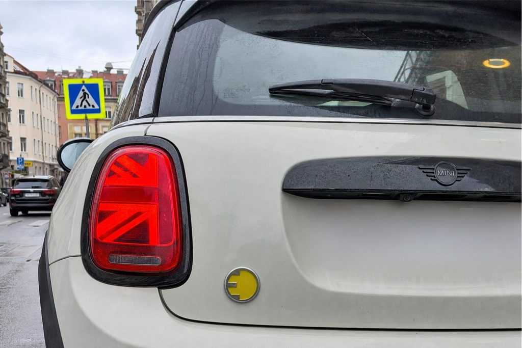 Mini bryter 65-årig tradition: Nästa elektriska Cooper får bakhjulsdrift