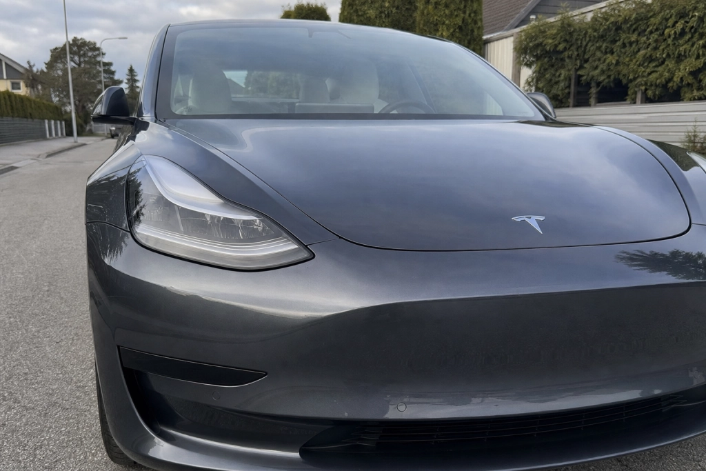 Tesla pressade Nederländerna att hemligstämpla FSD-granskningen: EU-omröstning väntar i oktober