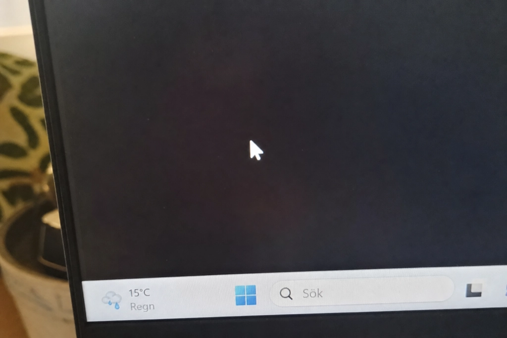 Nya buggen i Windows 11: muspekaren återgår till 1998-look och skrivbordet blir svart