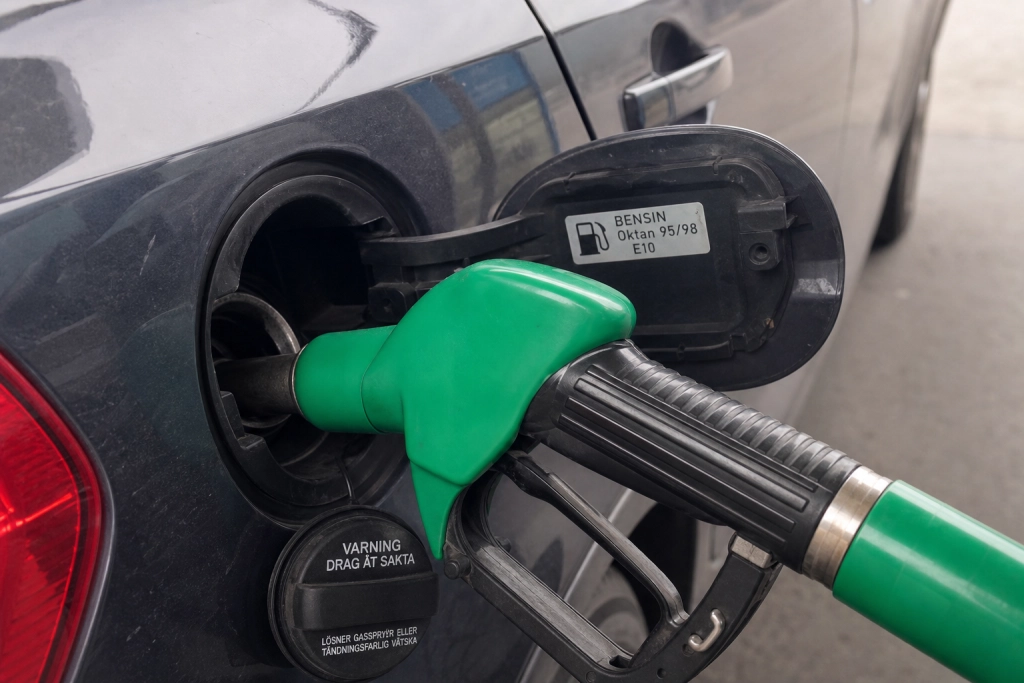 Mekaniker varnar: Premiumbensin i äldre bilar kan skada den motor du vill skydda