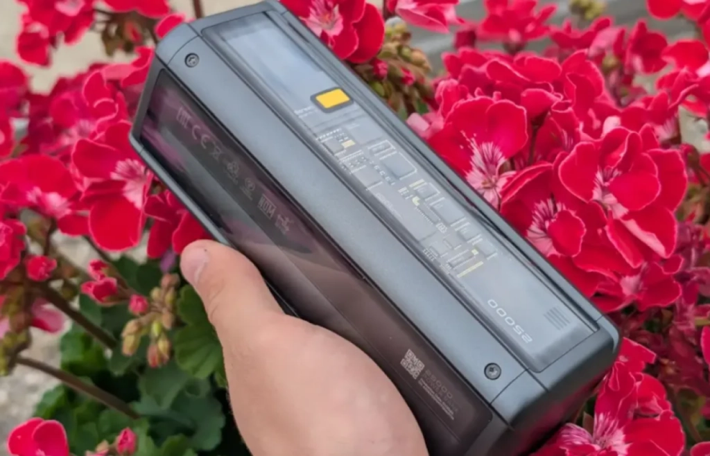 Xiaomis monsterpowerbank läckt: 250 W och inbyggd kabel som fälls ut