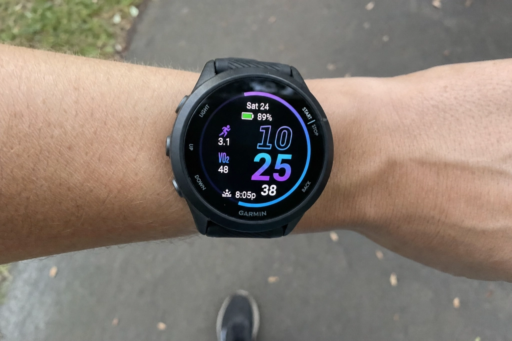 Billigaste Garmin-löparklockan får AMOLED och toppalgoritmer, men multiband-GPS saknas
