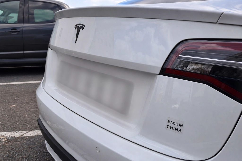 Tesla kraschar i Kina men Shanghai-fabriken sätter exportrekord: Siffrorna bakom paradoxen