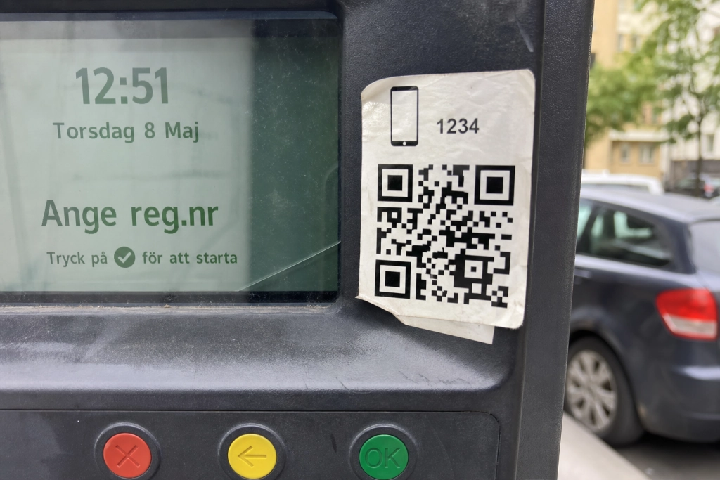 EasyPark varnar alla användare: Bedragare skickar fejkade mejl och falska QR-koder