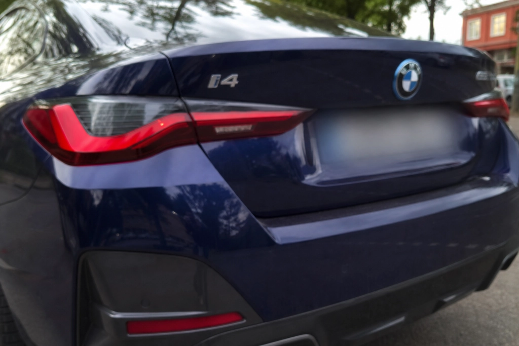 BMW hotar skrota sin populäraste elbil: i4:ens framtid hänger i luften