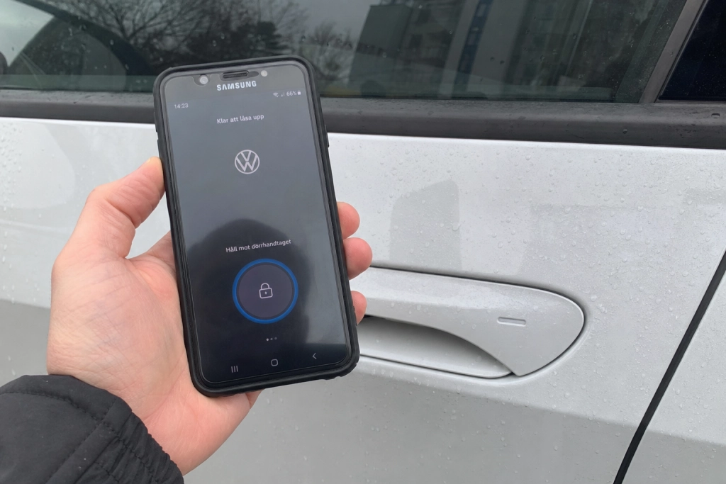 Nu kan din Samsung-telefon låsa upp Volkswagen-elbilen: Digital bilnyckel rullas ut