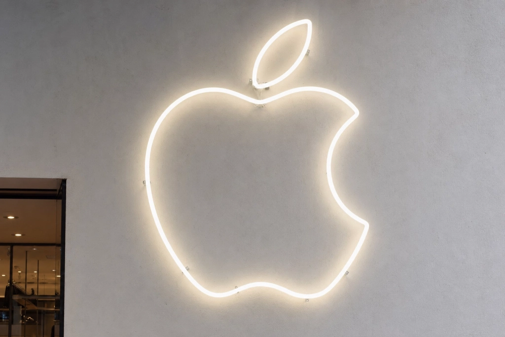 Apple planerar tre nya Ultra-produkter: Vikbara iPhone väntas sparka i gång serien i september