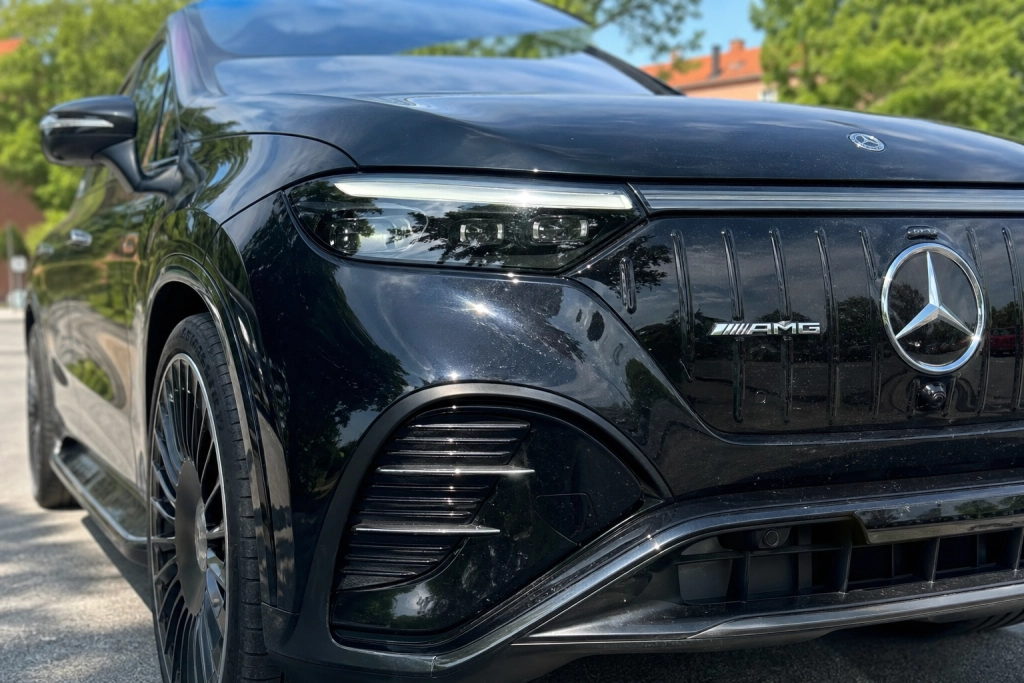 Mercedes-AMG:s första egenutvecklade el-SUV visas 17 oktober: Tre motorer och upp till 1 360 hk