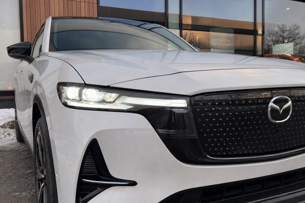 Ny konkurrent till Tesla Model Y: Mazda CX-6e landar hos svenska handlare från 499 900 kronor
