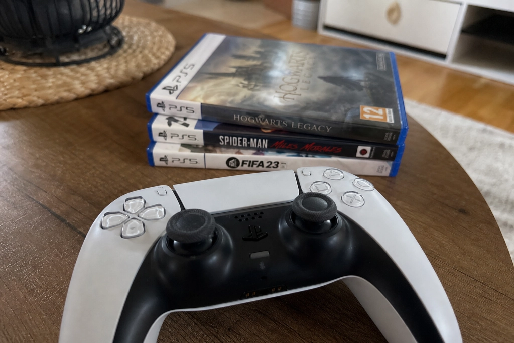 Barnets spelkonto kan tömma kortet utan varning: Tre inställningar sätter ett fast tak på PlayStation och Xbox