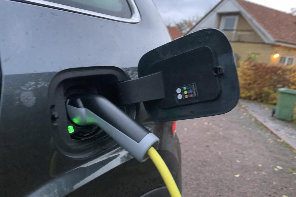 Elbilsbatteriet håller i 10-15 år: Och ett byte kostar inte det du fruktar
