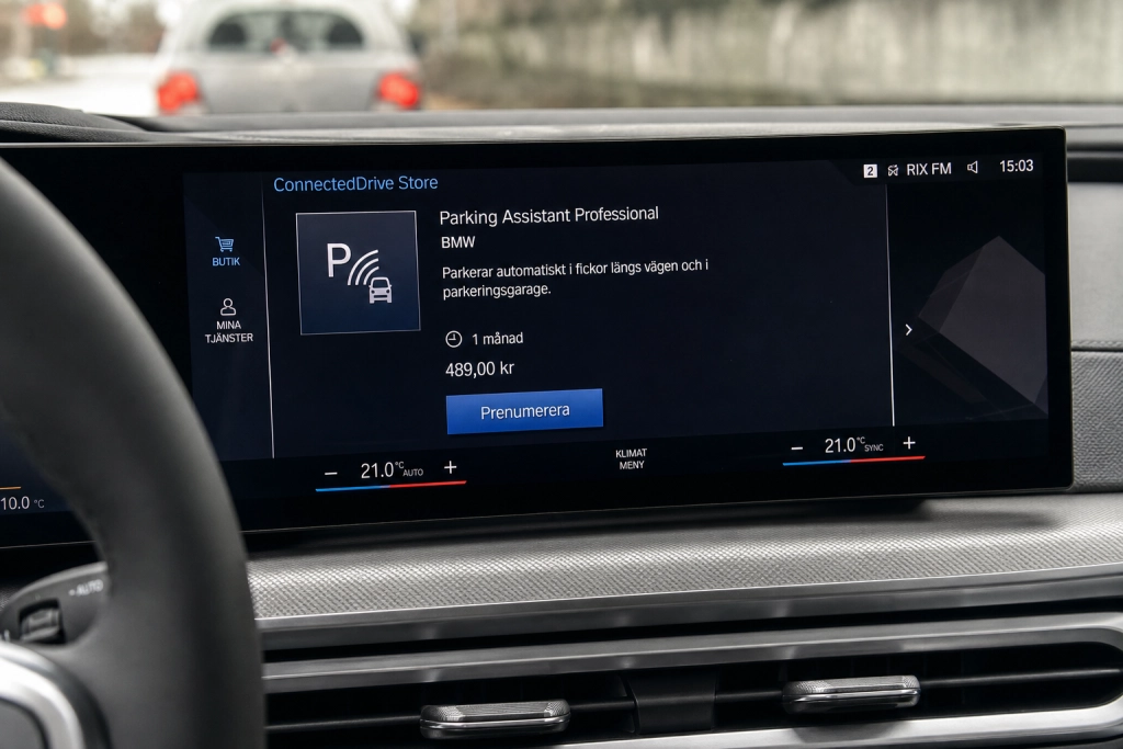 Din bil tar betalt varje månad för saker du trodde ingick: Parkering, autopilot och navigation låsta bakom abonnemang