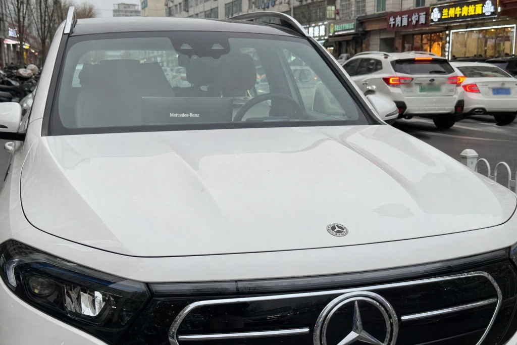 Mercedes EV-katastrof i Kina: EQB säljer 5 bilar på en hel månad