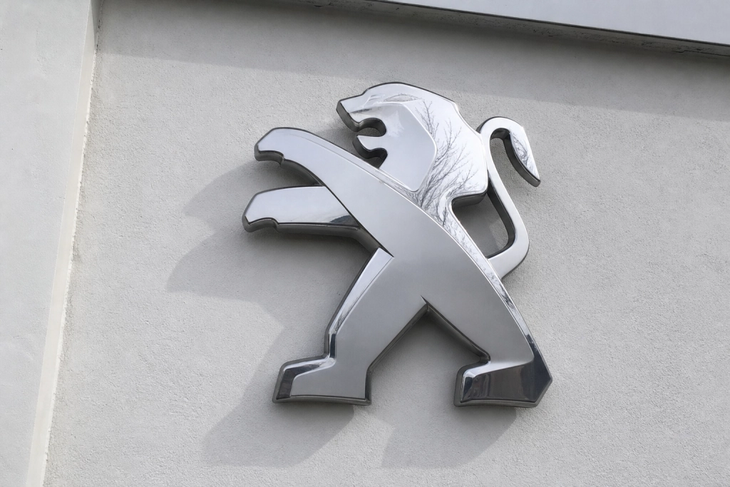 Peugeot presenterar nya 208 EV: 480 kilometers räckvidd och 15 minuters laddning för runt 280 000 kronor