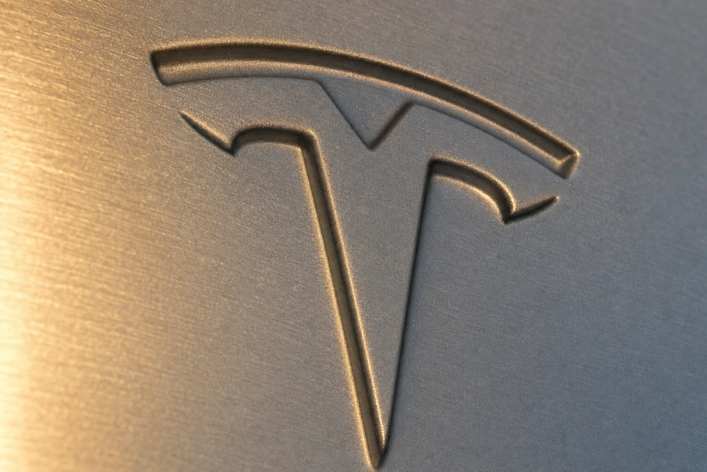 Teslas ägarstämma-dokument avslöjar: Styrelsen förbereder sig för fusion med SpaceX