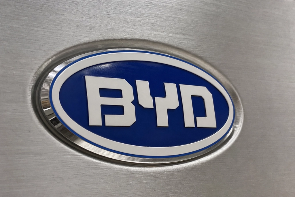 BYD har 12 000 ultraladdare i Kina men 1 500 kW-laddaren fastnar i europeisk byråkrati