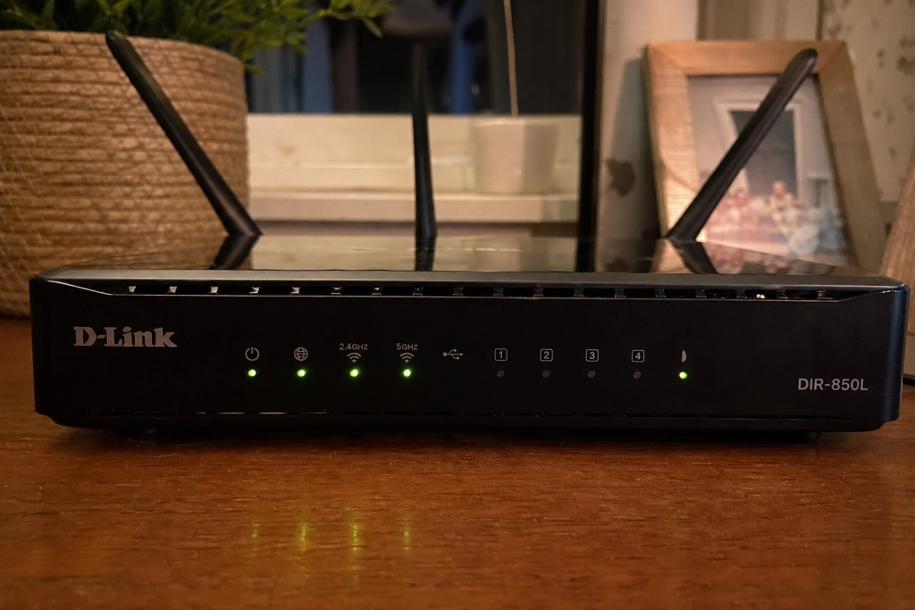 Är din router äldre än fem år: Säkerhetshålet lagas aldrig och hackare kan vara inne